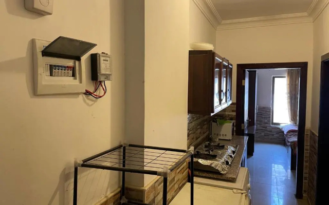 Studio next to Queen Rania St, well served area