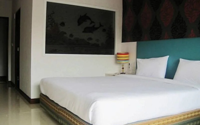Orange Grand Hotel