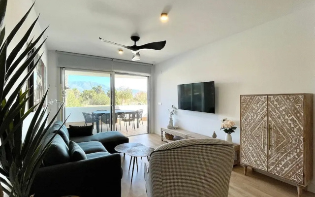 Chic Beachside Getaway