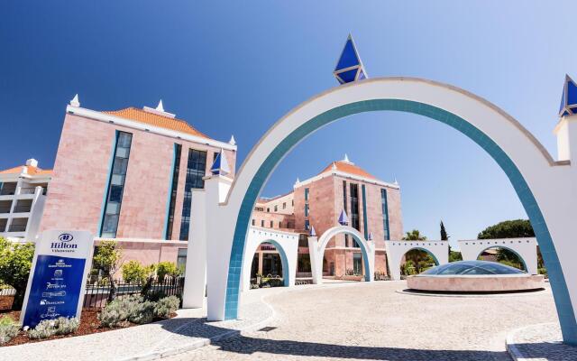 Отель Hilton Vilamoura As Cascatas Golf Resort & Spa Португалия, Пешао - отзывы, цены и фото номеров - забронировать отель Hilton Vilamoura As Cascatas Golf Resort & Spa онлайн вид на фасад