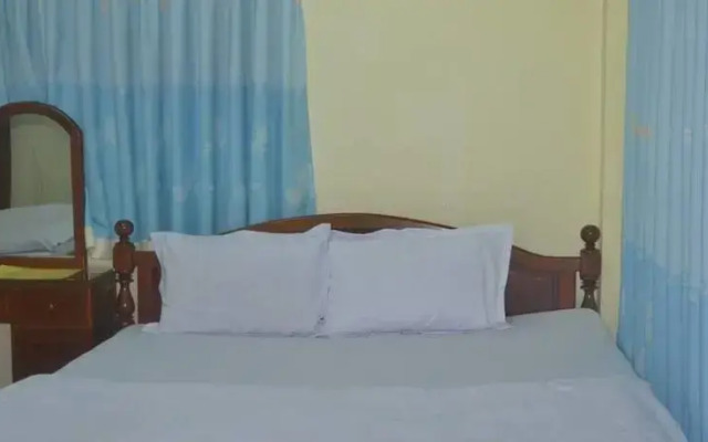 Phong Luu Hotel