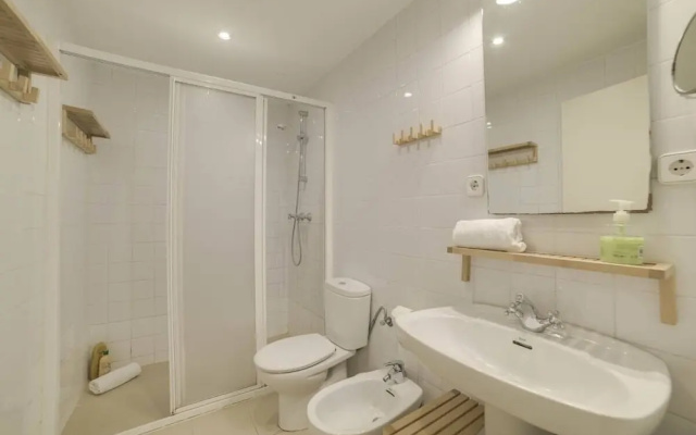 Lovely 2bed W/terrace in Lesseps, Near Park Güell