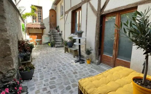 Magnifique Studio Cosy avec Terrasse en Centre-Ville