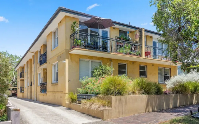 Spacious Stay Near Shops & Cafes in Marrickville
