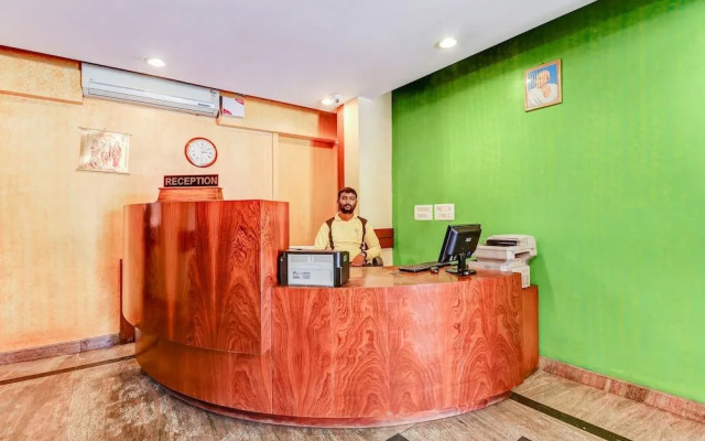 OYO 60932 Hotel Basera Inn