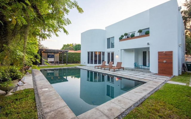 Villa II Palazzo by Glam Homes