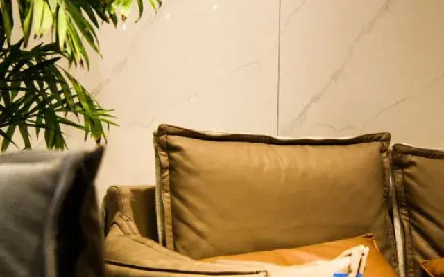Super 8 Hotel (Ruoqiang Loulan Cultural Park)