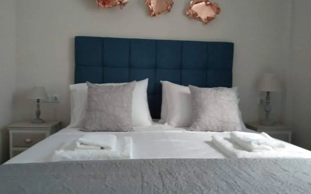 Petrani Suite 1