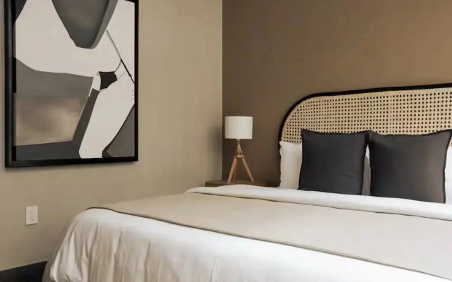 HOM Mineria Expanse Modern 2 BR in Mexico