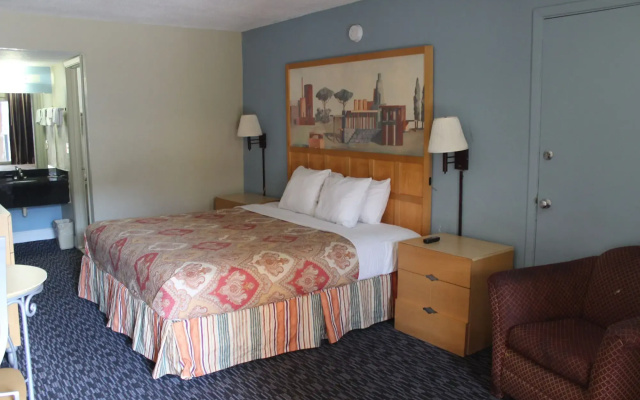 Tampa Inn - Near Busch Gardens