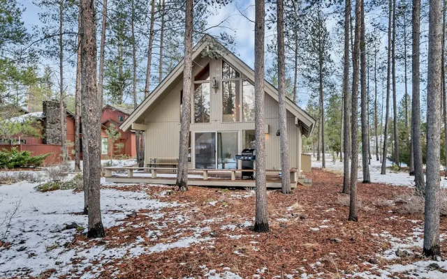 12 Central 2 Bedroom Home by Redawning