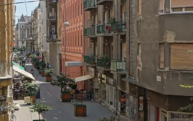 Balcony Flat Promenade