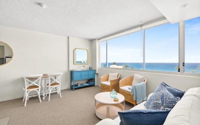 Wake Up to the Ocean: 1-bed With Pool & Views