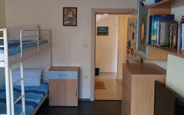 Perelik House