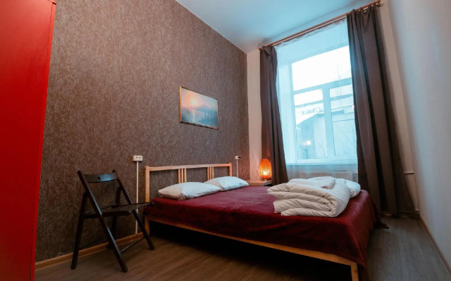 Late Breakfast Club Hotel