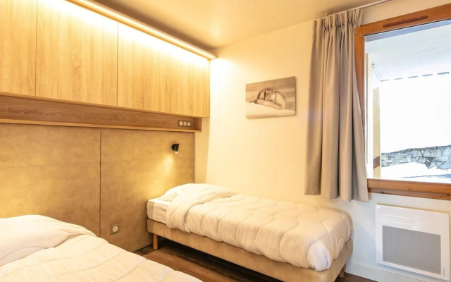 Cozy Alpine Stay for 5 in Doucy