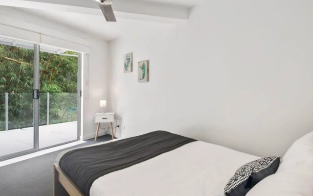 Luxury Townhouse 250m to the Beach