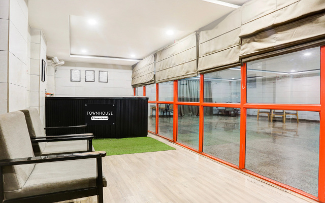Super Townhouse Rohini Sector 23