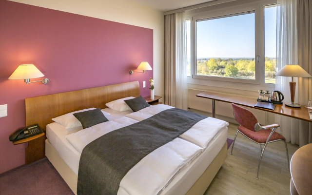 Globana Airport Hotel