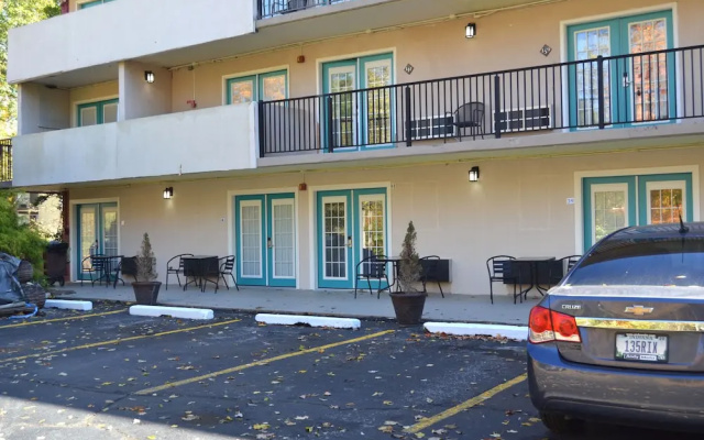 Econo Lodge Bloomington