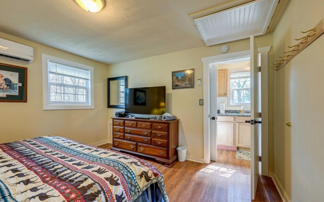 Ski, Hike & Unwind: Pet-friendly Whittier Retreat!