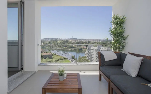 Liiiving- Luxury River View Apartment II