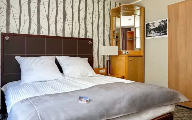 Hotel Malinowski Leśny