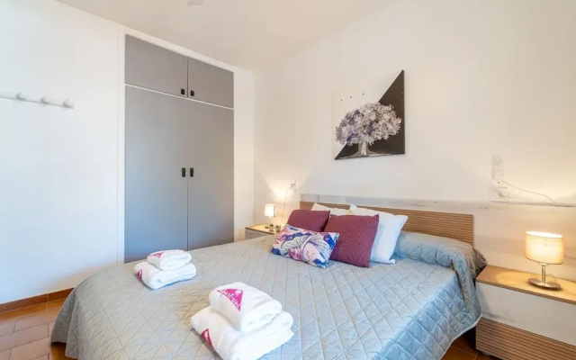 Apartment in Empuriabrava Near Beach