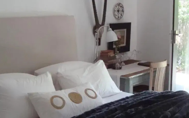 Living Life Station House