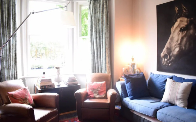 Spacious Home Located in Ladbroke Grove