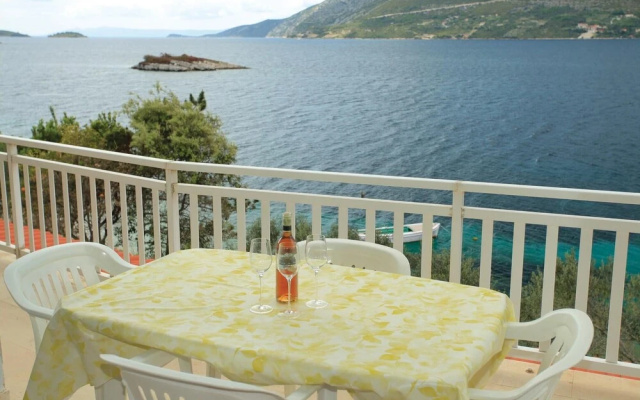 Amazing Apartment in Zrnovo With 3 Bedrooms and Wifi