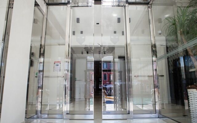 Отель Carnival Palace Hotel Италия, Венеция - отзывы, цены и фото номеров - забронировать отель Carnival Palace Hotel онлайн вид на фасад