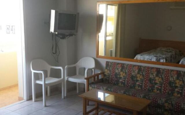Отель Elysso Apartments Кипр, Ларнака - отзывы, цены и фото номеров - забронировать отель Elysso Apartments онлайн
