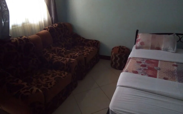 Silver Peak Hotel Lira Ltd