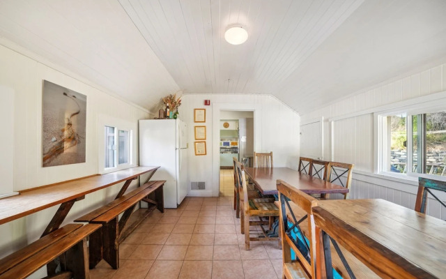 Limantour Lodge