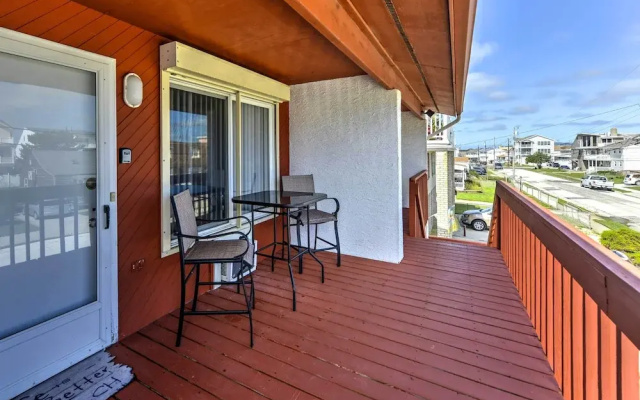 'beach Haven Condo' - Steps to Brigantine Beach!