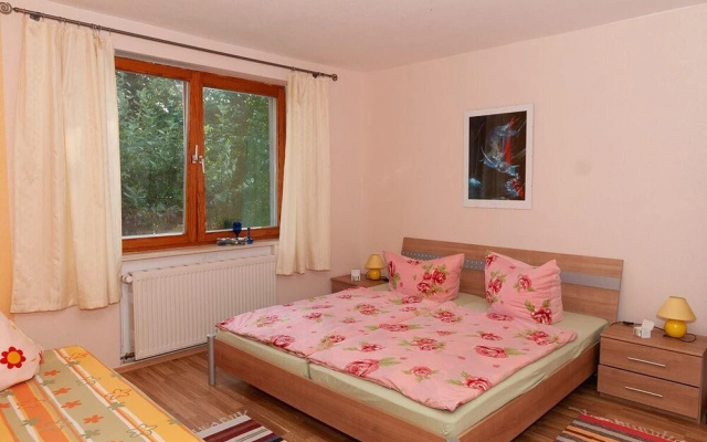 Geschmackvoll Ausgestattete Ferienwohnung für 3 Personen + 1 Aufbettung
