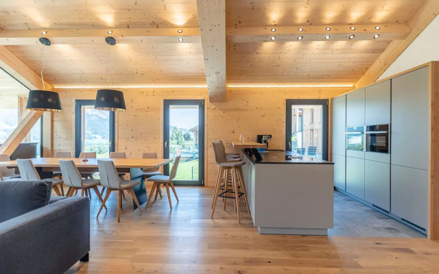Luxury Chalet in Ennsling near Schladming with Private Spa