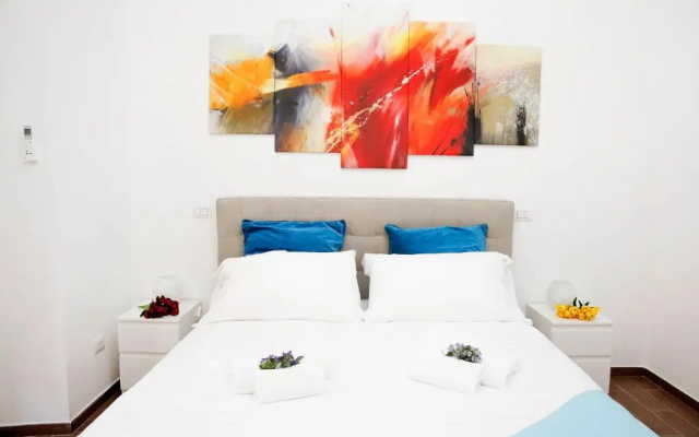 Castel Sant Angelo's Harmonious Apartment