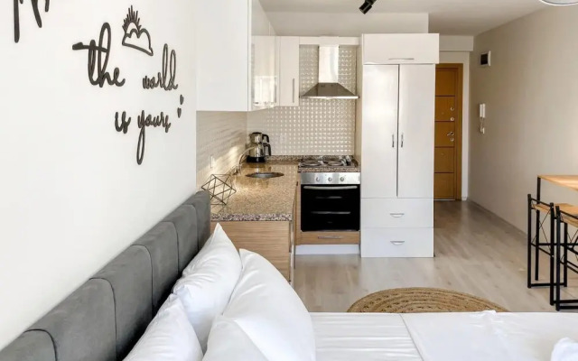 Cozy and Modern Studio with City View in Atasehir