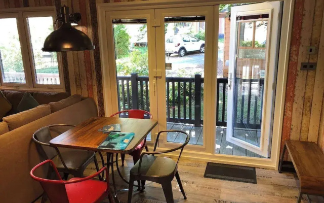 Pet Friendly Lodge - Sleeps 6