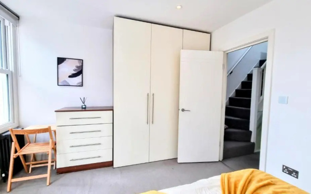Surbiton Luxury Garden House 19