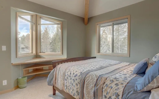 3 Mulligan-On Golf Crse-4BR/3BA