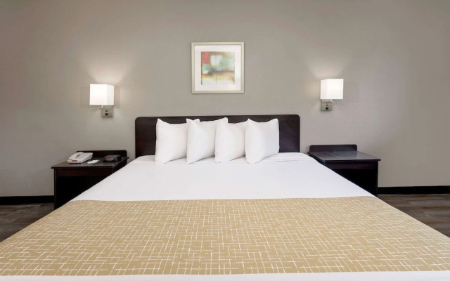 Travelodge College Park