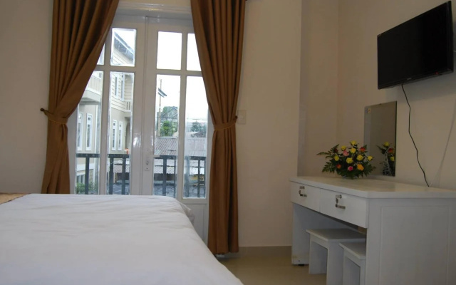 Hoa Tra Hotel