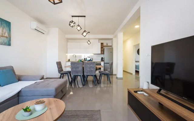 Apartment Vista Mare 2 With Heated Pool
