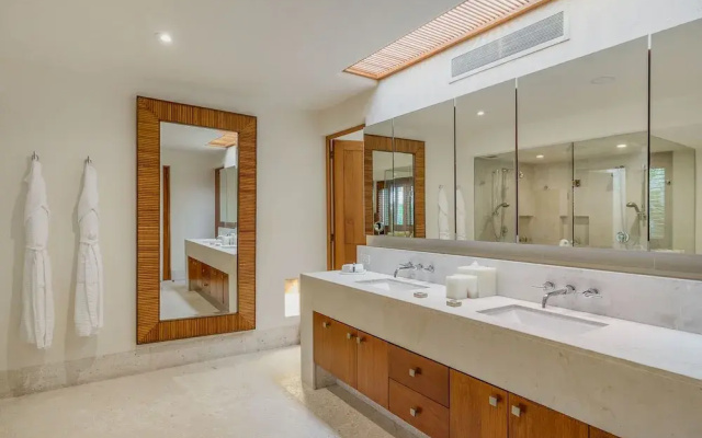 Four Seasons 2038 Teulu Golf Beach Club