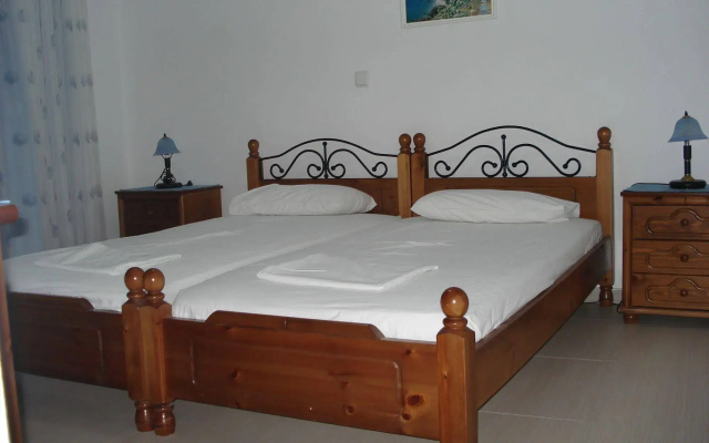Honeymoon Beach Studios