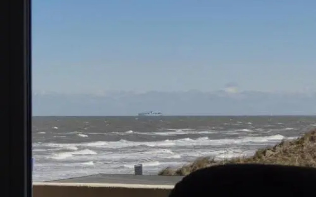 WoogeTraum - Traumwohnung mit Meerblick direkt am Strand