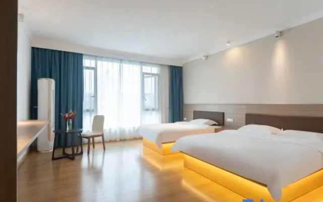 Yunke Riverside Mercure (Liuzhou Sanjiang Drum Tower Fengyu Bridge)